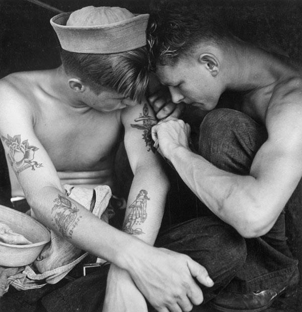 Sailors aboard the USS New Jersey (National Archives)